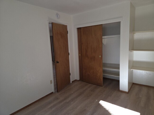 Building Photo - x MO769-Ahmadi, Yousef