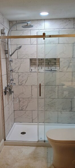 Building Photo - 906 Bitterfield Dr