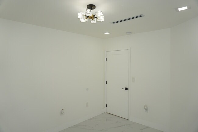 Building Photo - 15614 SW 110th Terrace