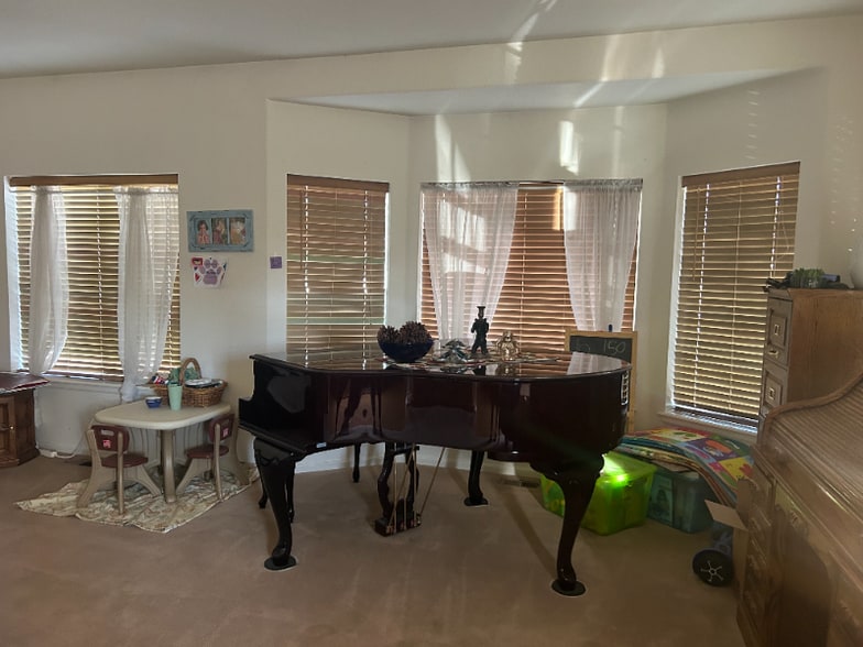 Building Photo - 5335 Malta St