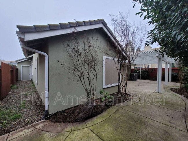 Building Photo - 5628 Bolton Way