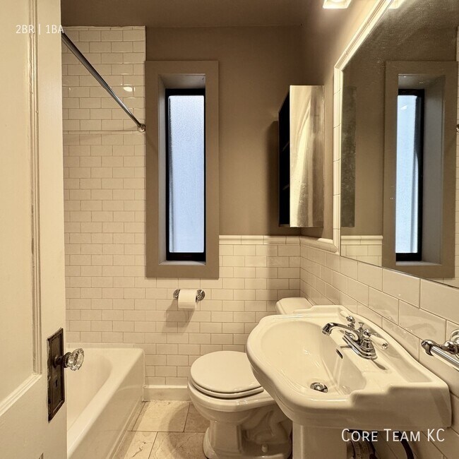 Building Photo - 3818 Walnut St