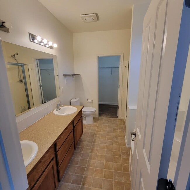 Building Photo - 4 Bedroom plus den, Lacey/Meridian Campus Home for Rent