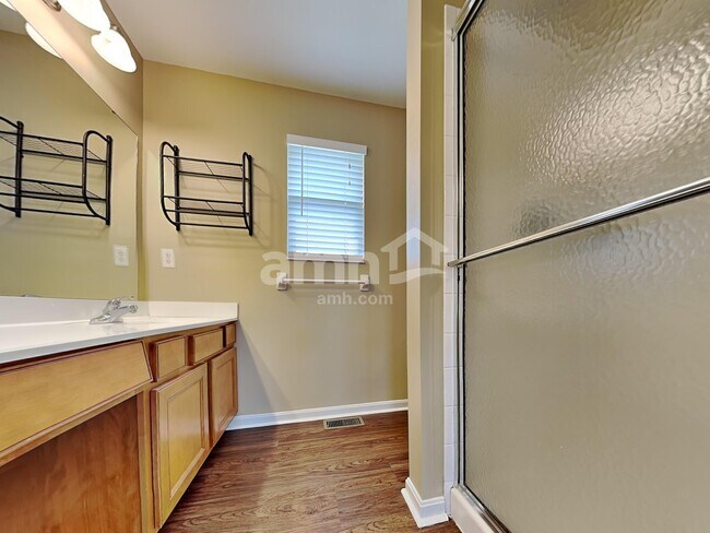 Building Photo - 10213 Waterford Ct