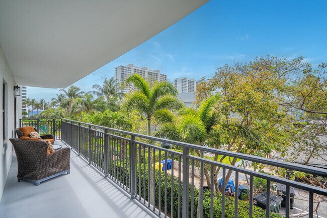 Building Photo - 2679 S Ocean Blvd