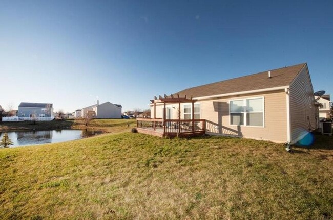 Building Photo - Gorgeous Three Bedroom Single-Family Home