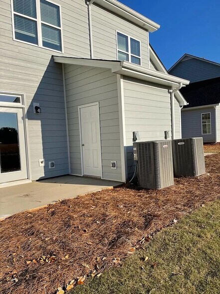 Building Photo - Room in Townhome on Johns Walk Way