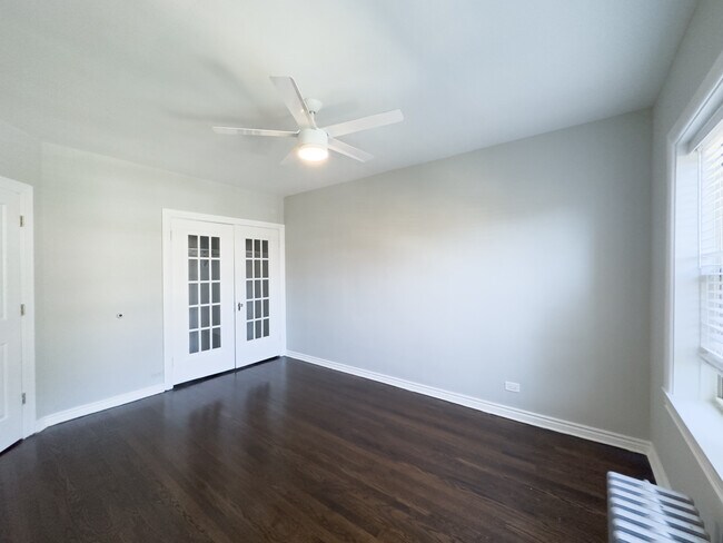 Building Photo - 5259 W Nelson St