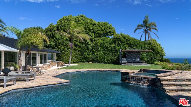 Building Photo - 29020 Cliffside Dr