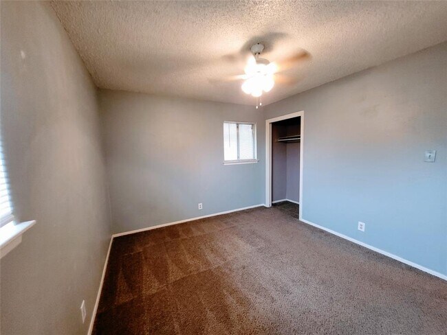 Building Photo - 3429 Willowrun Dr