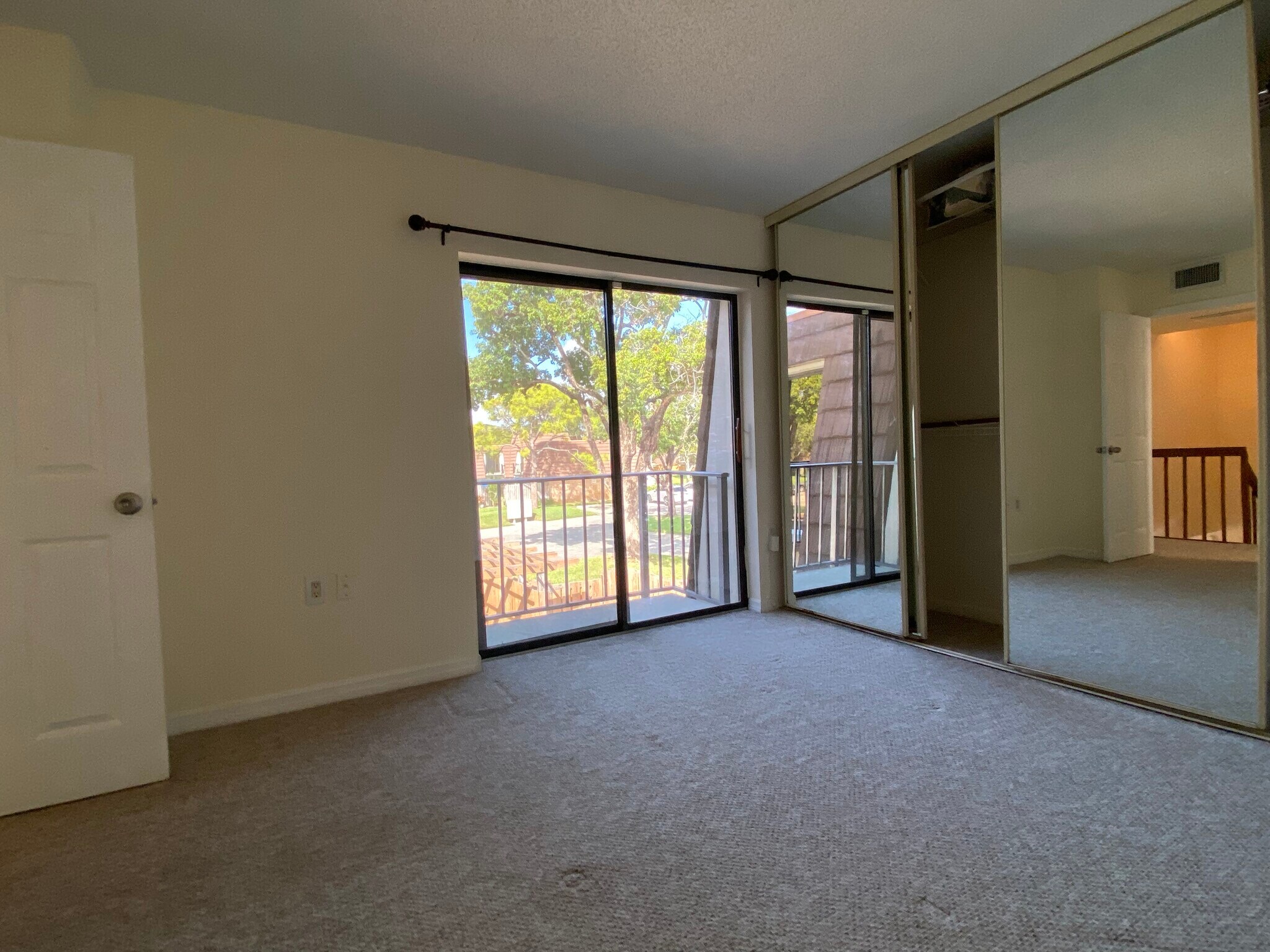 Building Photo - 1116 11th Ln