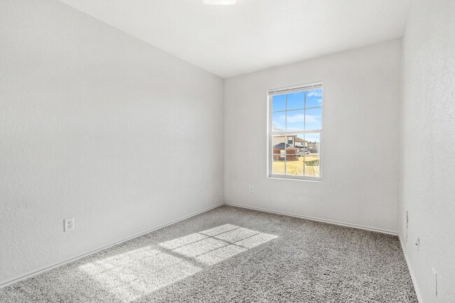 Building Photo - 4102 Terri Linn Dr