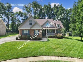Building Photo - 2005 Brookhollow Ct