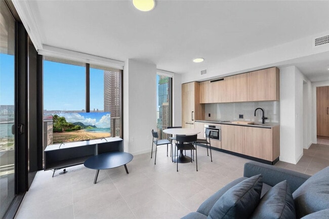 Building Photo - 501 NE 1st Ave