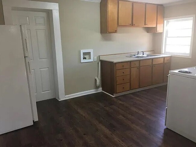 Building Photo - 209 Nicholtown Rd