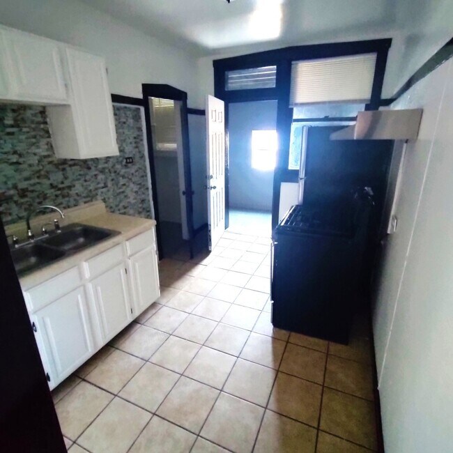 Building Photo - 7746 S Jeffery Blvd