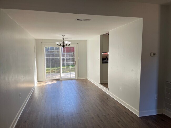 Building Photo - 2224 Hamway Dr