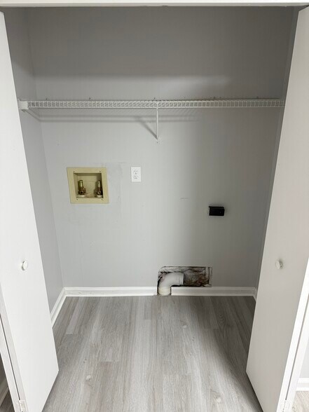 Building Photo - 4084 Stillwood Dr