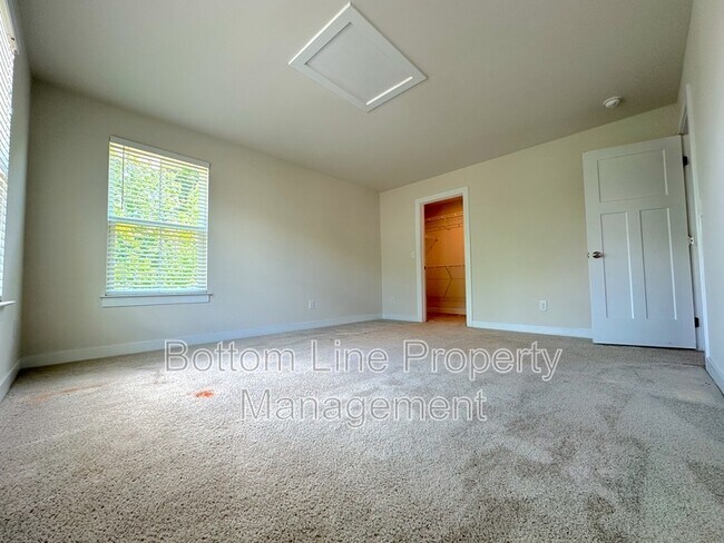Building Photo - 5087 Crabapple Ln