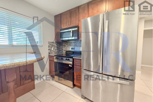 Building Photo - 5Bed/5Bath House at University Dr/Priest Dr! Move-In Ready on 05/07/2026! - 4 CAR CARPORT! NO HOA!