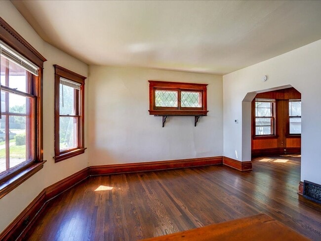 Building Photo - Downtown Verona Home - Completely Remodele...