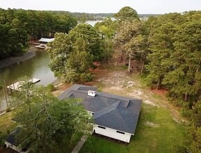 Building Photo - Waterfront property in York County.