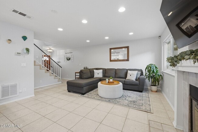 Building Photo - 228 Hill Ranch Dr