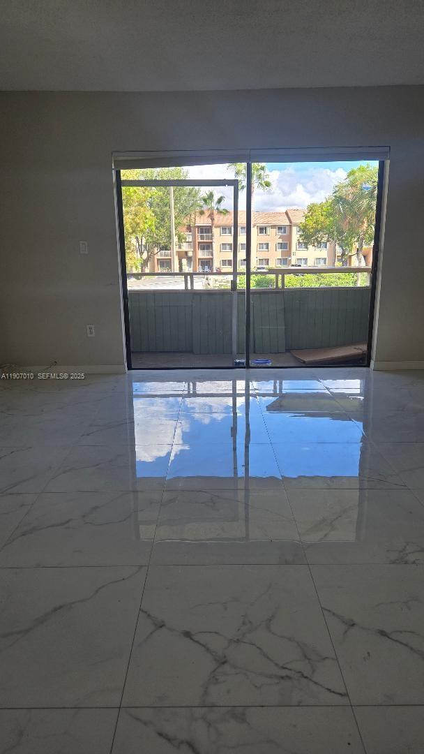 Building Photo - 17600 NW 68th Ave