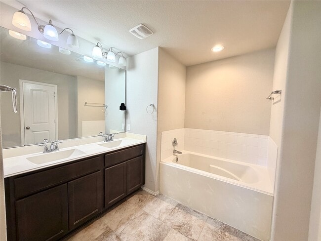 Building Photo - 4615 Tuscan Lily Dr