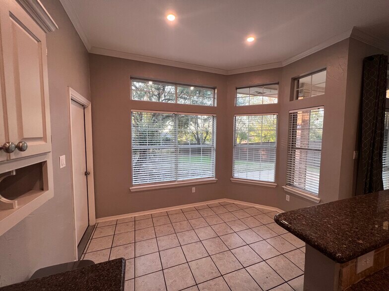Building Photo - 7113 Holden Dr