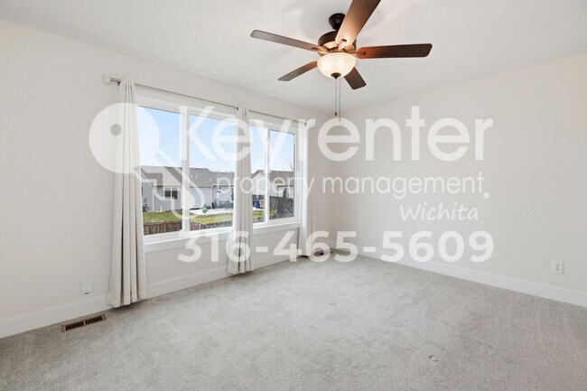 Building Photo - Beautiful 5 bedroom home near highways and schools!