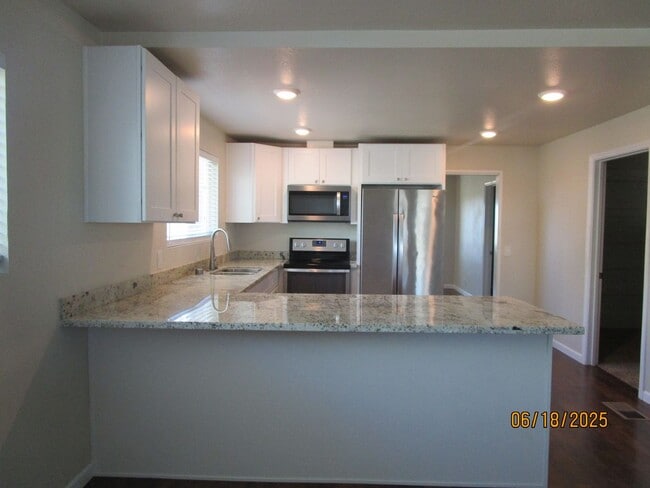 Building Photo - 4177 W Muller Rd