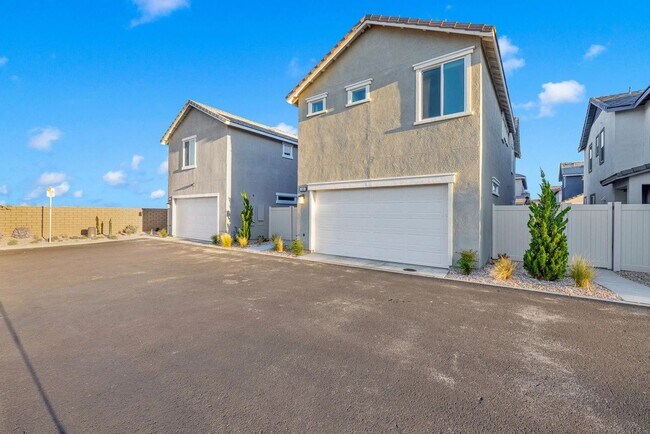 Building Photo - Eco-Friendly 3BR Home in Palmdale