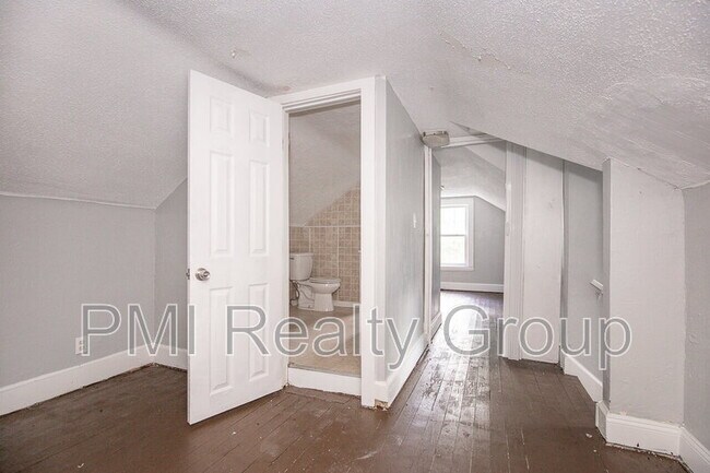 Building Photo - 3583 Ingleside Rd