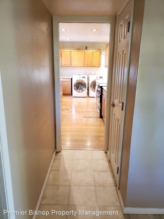 Building Photo - 3 br, 2 bath House - 2750 Highland