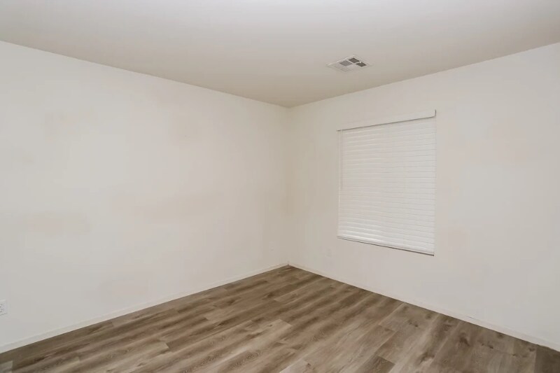 Building Photo - 829 Beefeater Pl