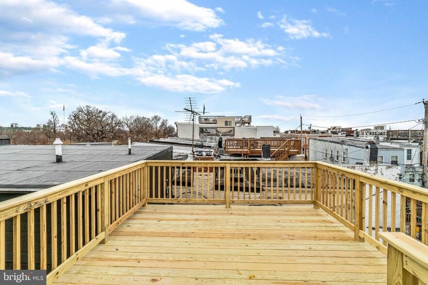 Building Photo - 1530 Covington St