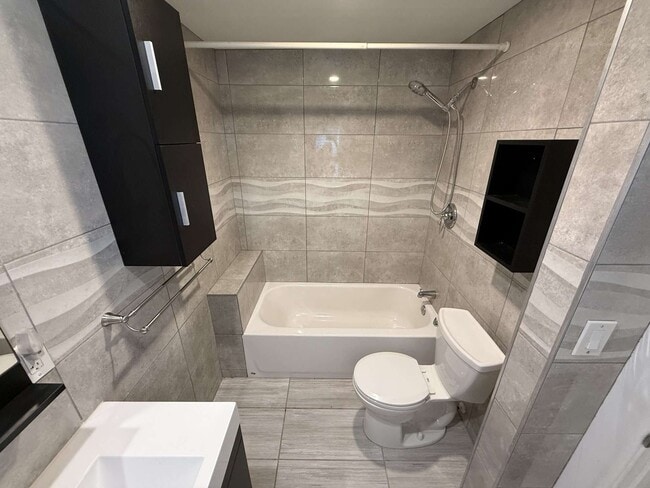 Building Photo - 216 Rippling Ln