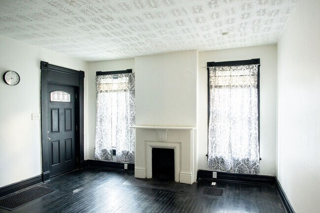Building Photo - 415 Brightwood Ave