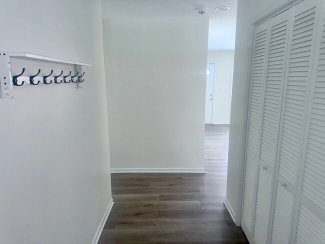 Building Photo - 15119 Meadow Ln