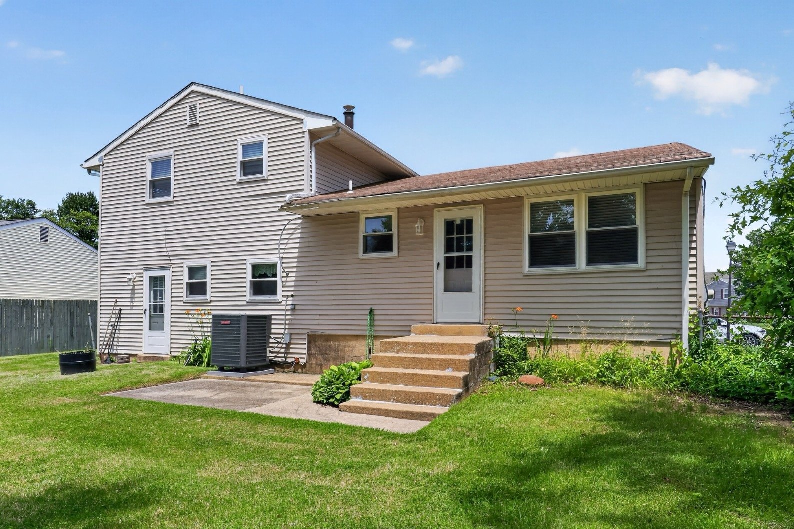 Building Photo - 31 N Skyward Dr