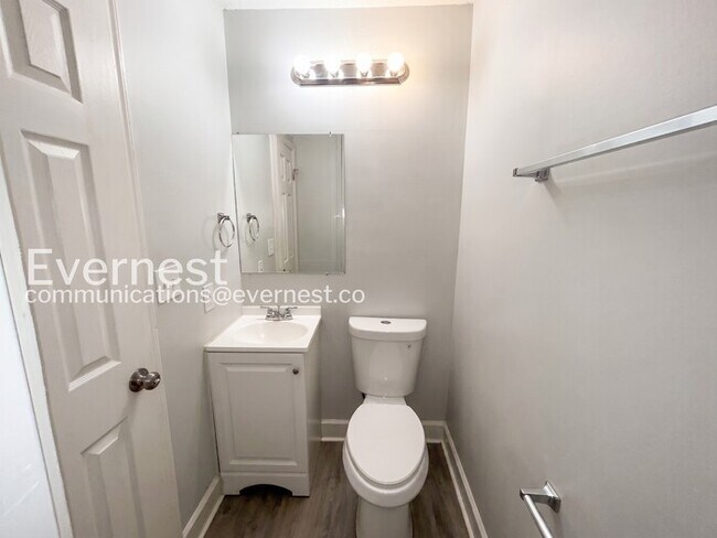 Building Photo - 3-Bed/1.5-Bath Home with Fenced Yard/Pet Friendly/Available Soon!
