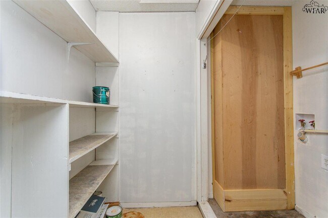 Building Photo - 5238 Kingston Dr