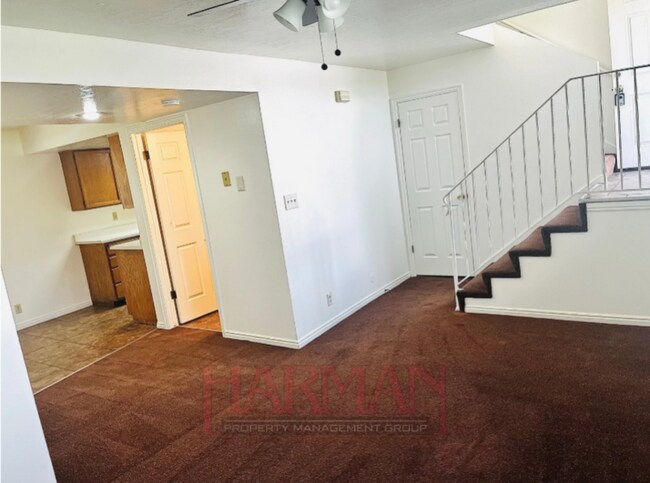 Building Photo - 699 600 W