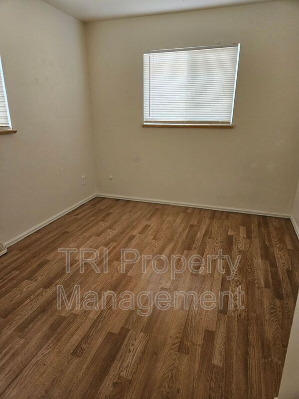 Building Photo - 1229 32nd St