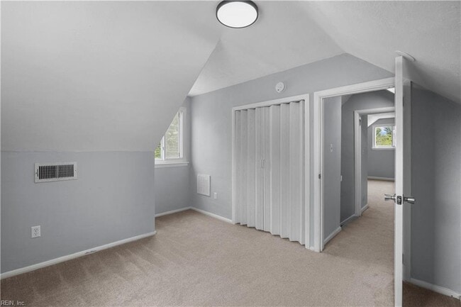 Building Photo - 528 Lavender Ln