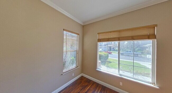 Building Photo - 1692 Woodhaven Cir