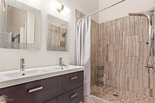 Building Photo - 2840 Blue Bonnet Dr