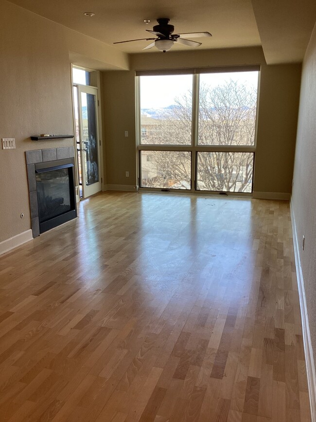 Building Photo - Modern 2 Bed, 2 Bath Condo in Littleton, C...