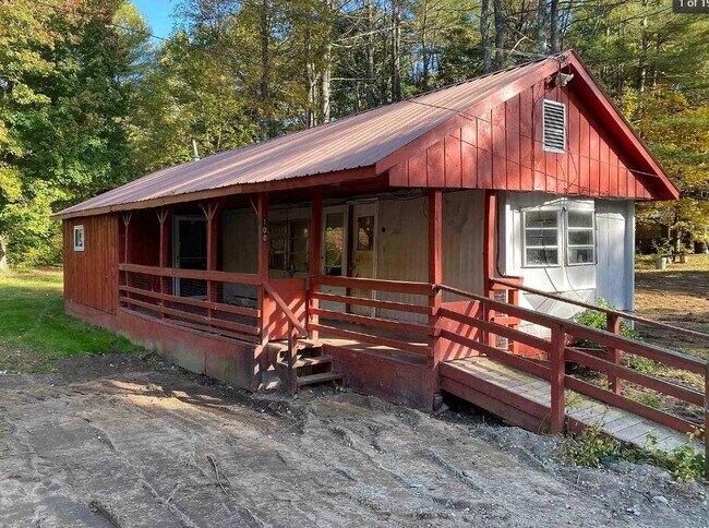 Primary Photo - 100 Tonys Ln